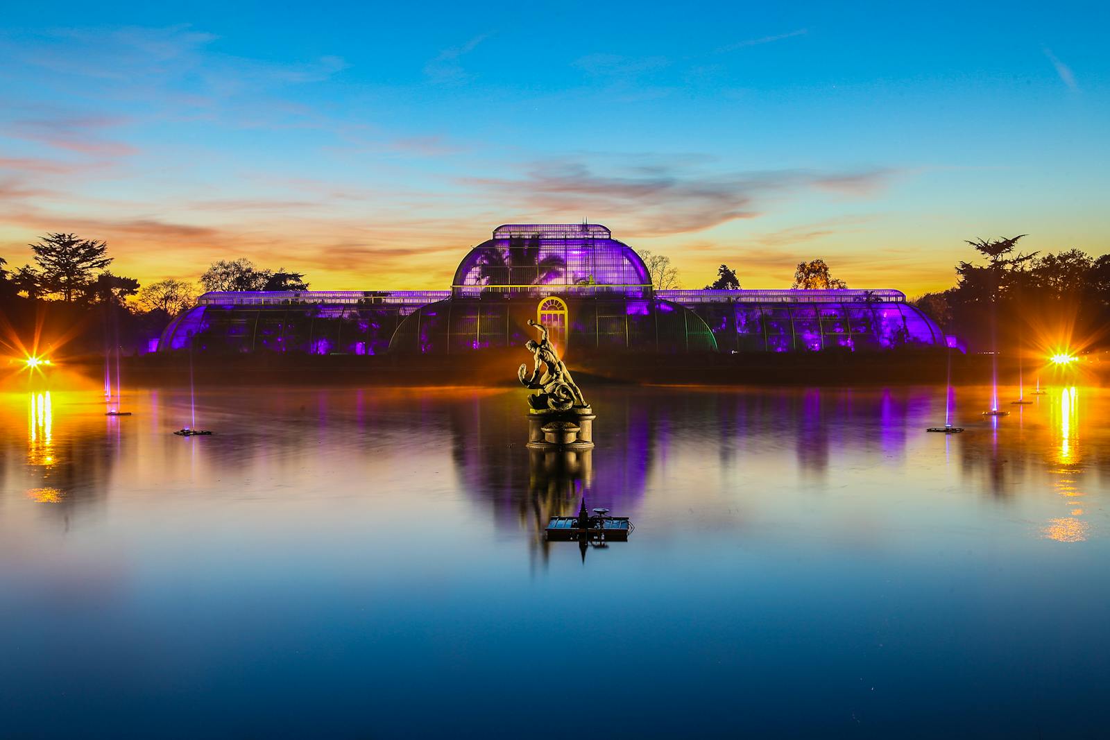 Kew Gardens ved skumring med bassinet